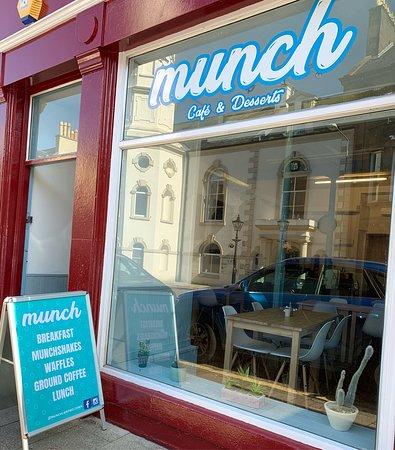 Munch - Cafe & Desserts