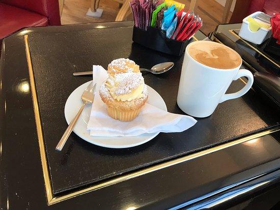 Le Cafe Coull
