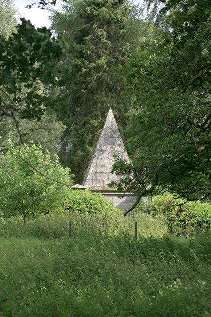 Duchess Of Gordon's Monument