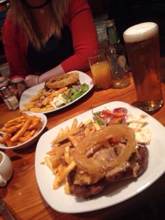 Velvet Bar & Grill